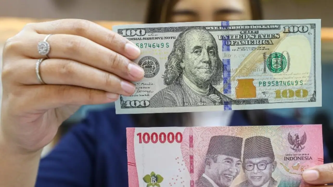 Nilai Tukar Rupiah ke Dolar AS Melemah, Tembus Rp18.100